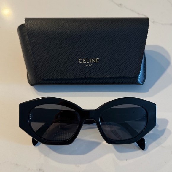Celine Accessories - Celine Diagonal Triomphe Shiny Black/Smoke Sunglasses